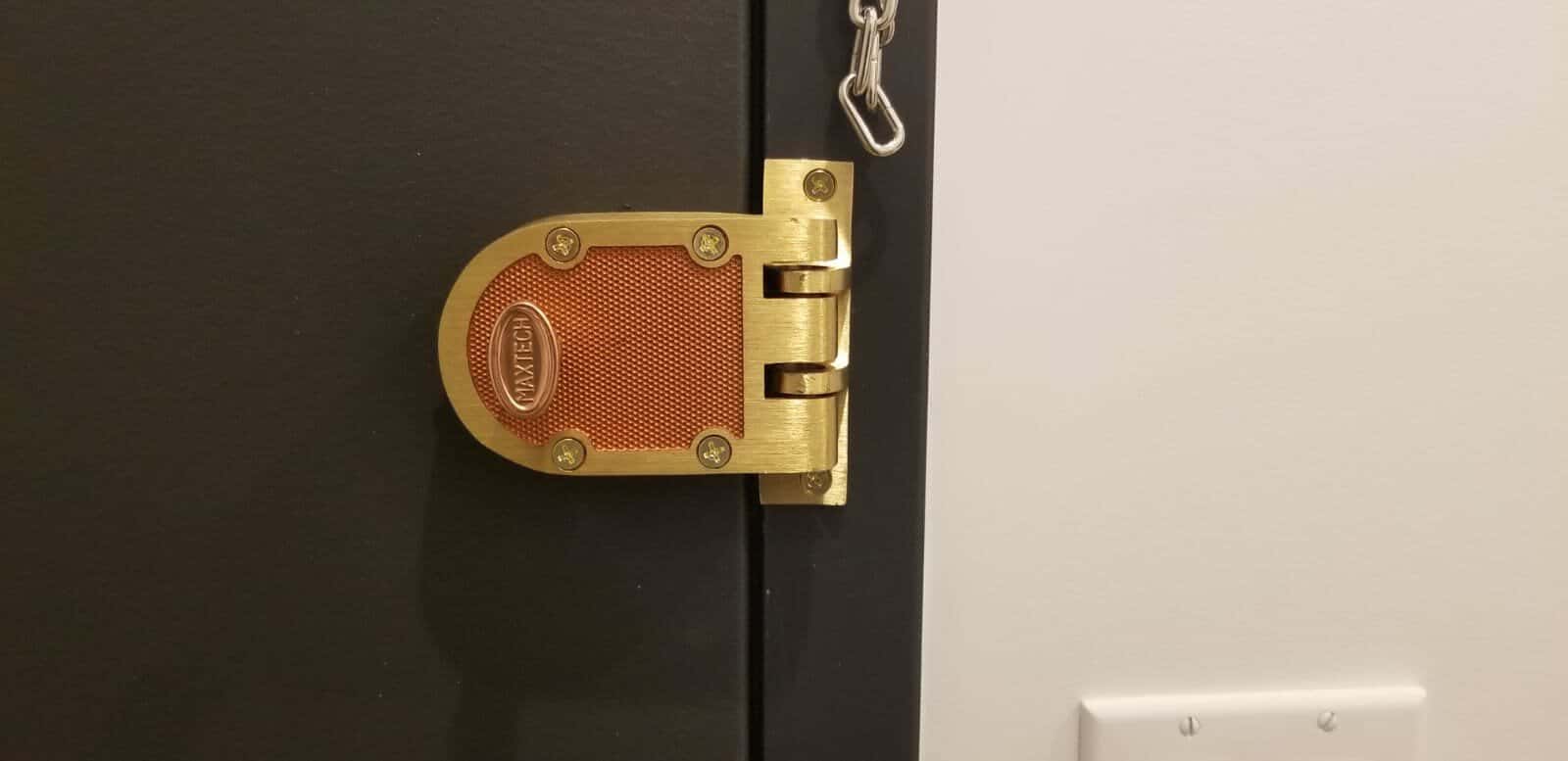 Estimating the locksmith cost in Staten Island for a residential job